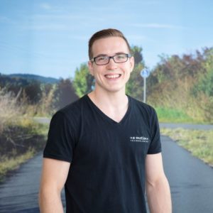 • Deutlich mehr Spass und etwa fünfmal längere Touren <br>• Hobbies sind Velo-Fahren und Schrauben